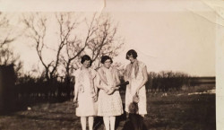 Anna Domsten, Edna Domsten, Mabel